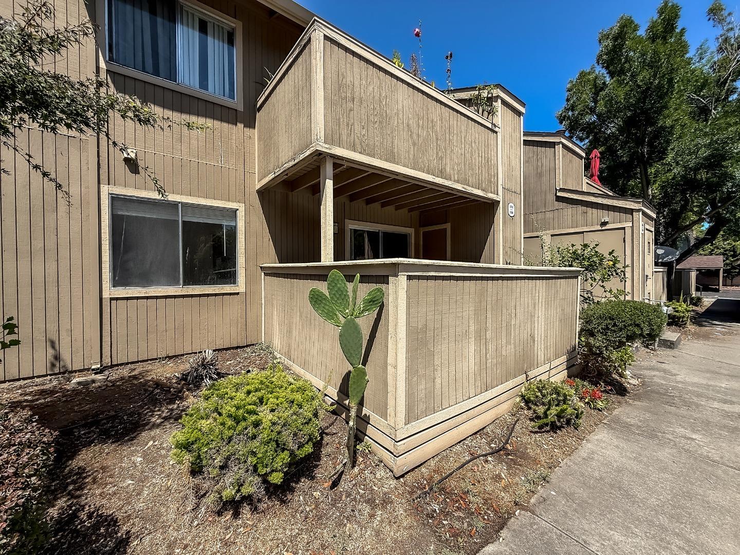 Detail Gallery Image 4 of 29 For 3388 Red Cedar Ter, Fremont,  CA 94536 - 1 Beds | 1 Baths