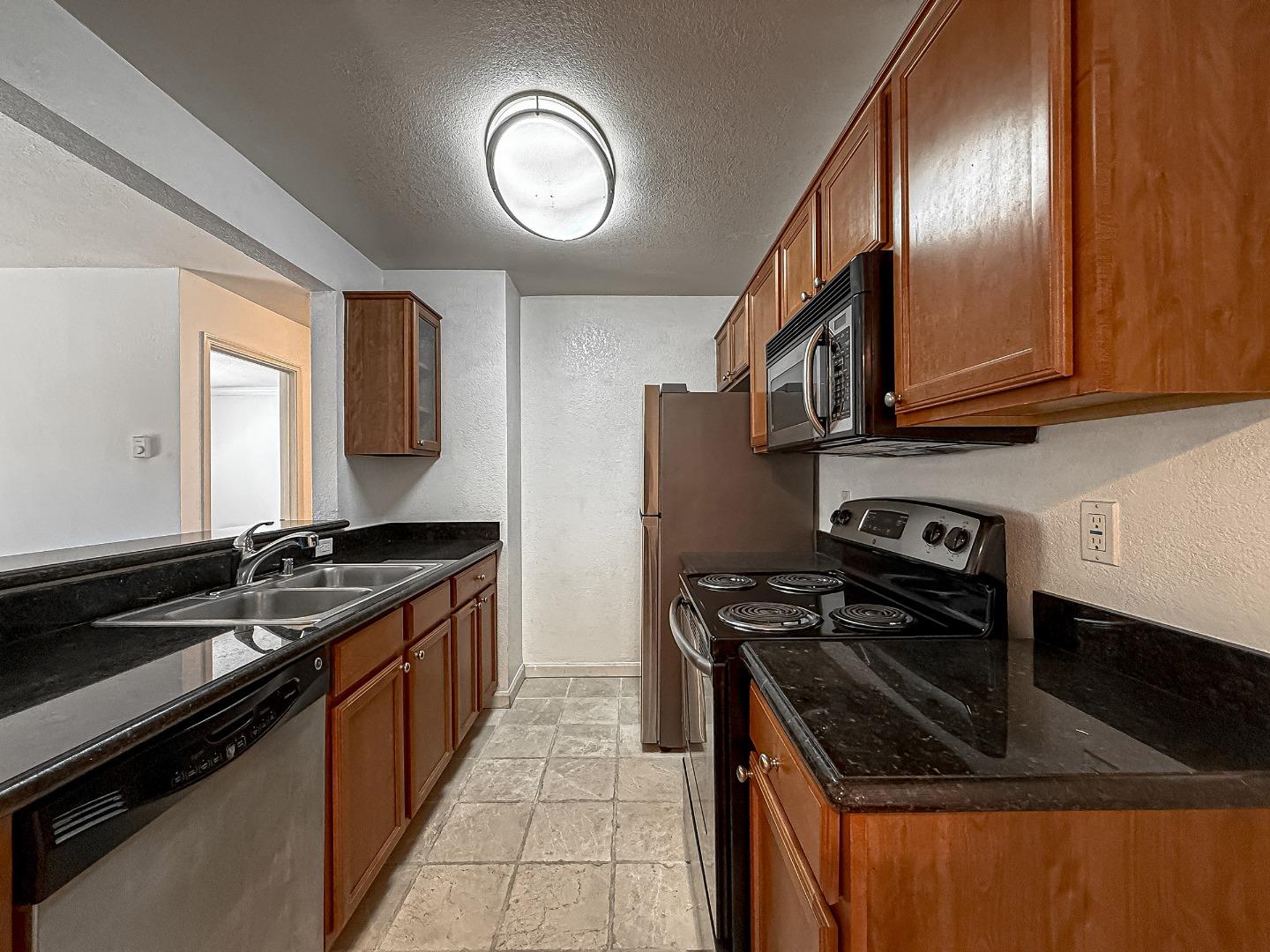Detail Gallery Image 7 of 29 For 3388 Red Cedar Ter, Fremont,  CA 94536 - 1 Beds | 1 Baths