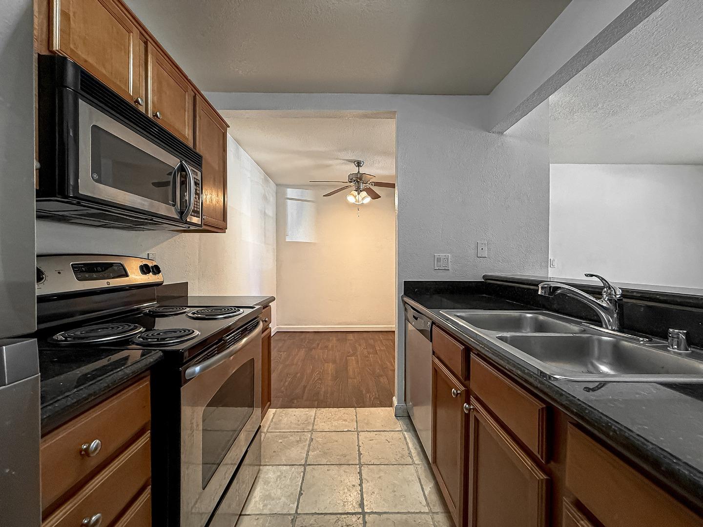 Detail Gallery Image 8 of 29 For 3388 Red Cedar Ter, Fremont,  CA 94536 - 1 Beds | 1 Baths