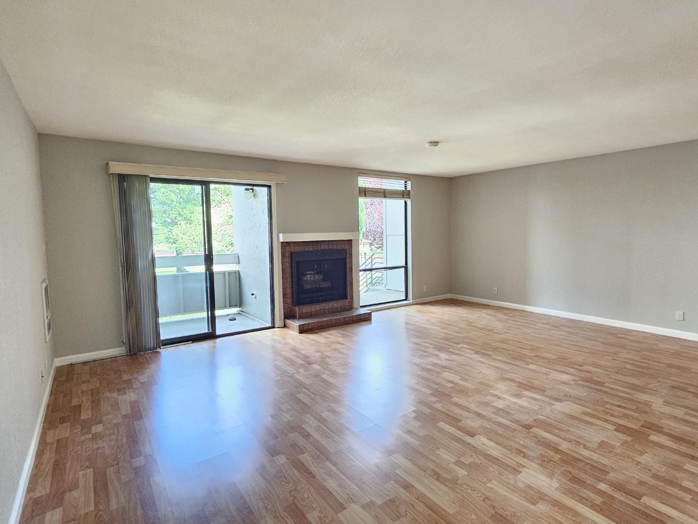 Detail Gallery Image 2 of 22 For 1191 Compass Ln #108,  Foster City,  CA 94404 - 2 Beds | 2 Baths