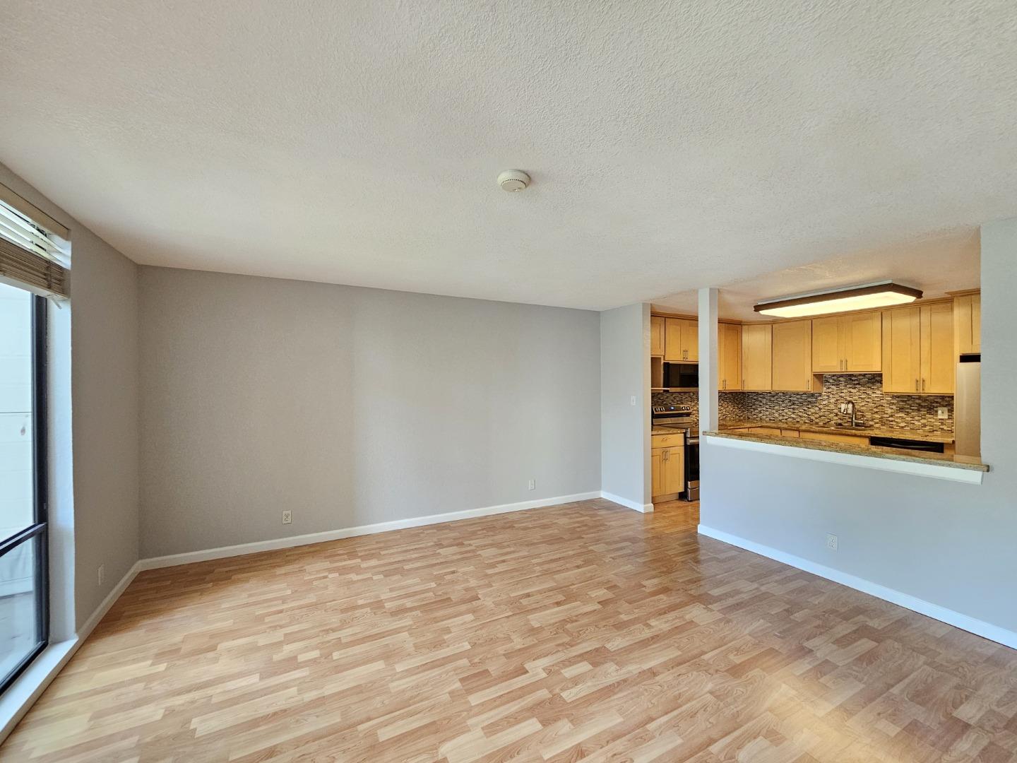 Detail Gallery Image 3 of 22 For 1191 Compass Ln #108,  Foster City,  CA 94404 - 2 Beds | 2 Baths