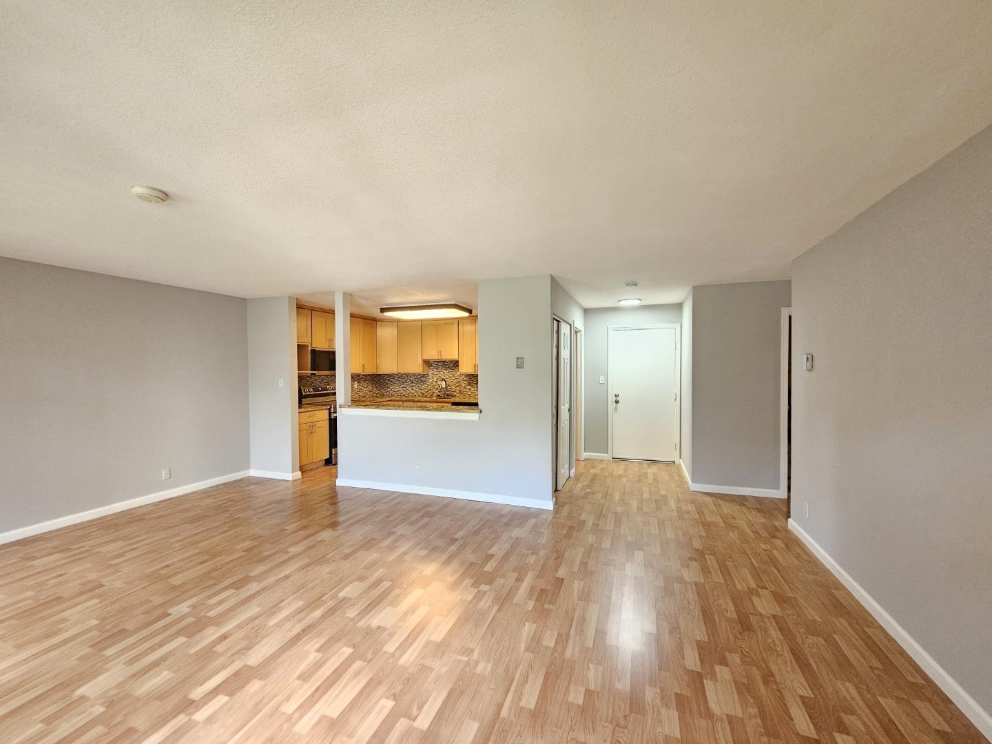Detail Gallery Image 4 of 22 For 1191 Compass Ln #108,  Foster City,  CA 94404 - 2 Beds | 2 Baths