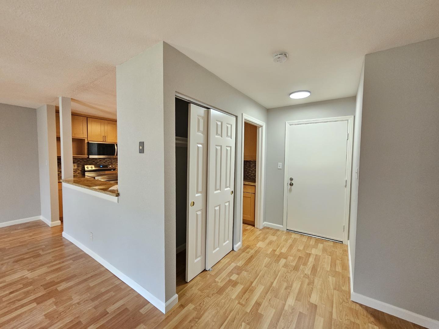 Detail Gallery Image 7 of 22 For 1191 Compass Ln #108,  Foster City,  CA 94404 - 2 Beds | 2 Baths
