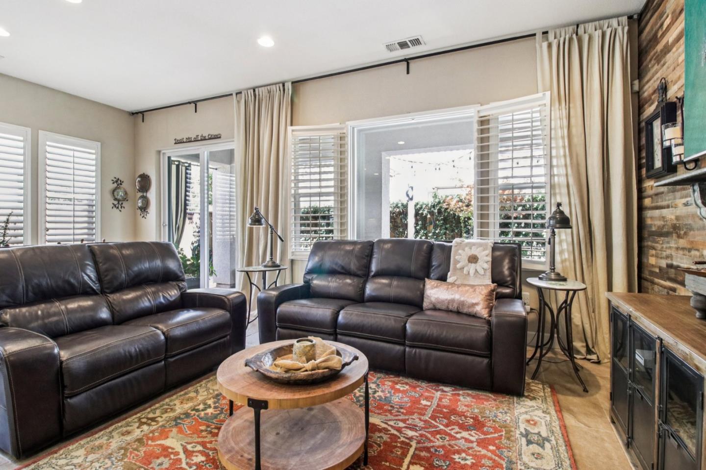 Detail Gallery Image 4 of 29 For 845 San Pedro Ave, Morgan Hill,  CA 95037 - 3 Beds | 3 Baths