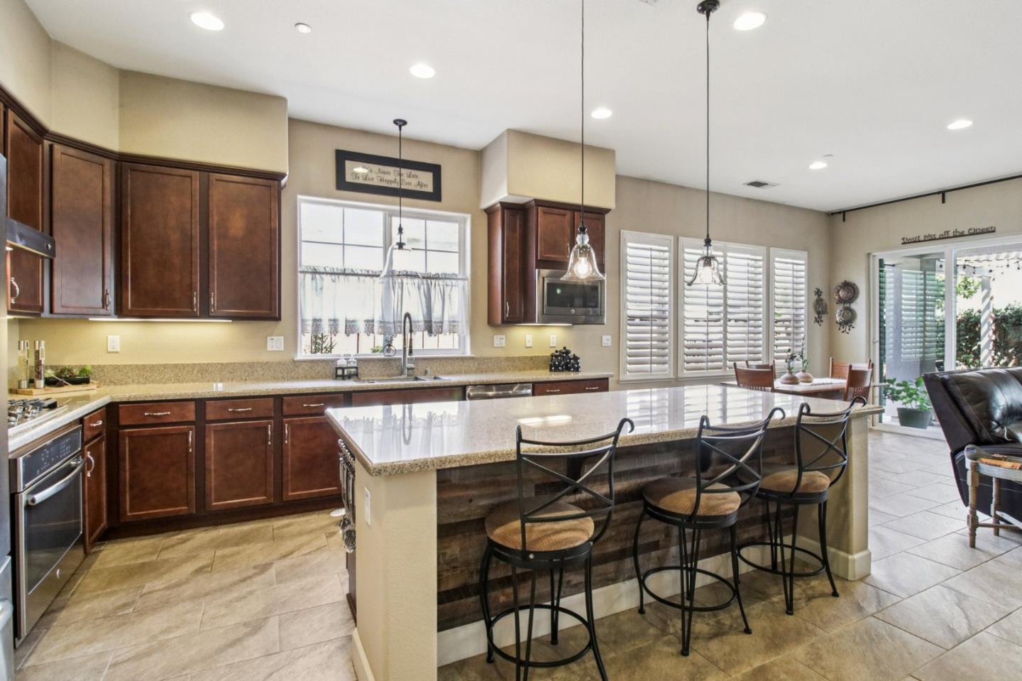 Detail Gallery Image 9 of 29 For 845 San Pedro Ave, Morgan Hill,  CA 95037 - 3 Beds | 3 Baths