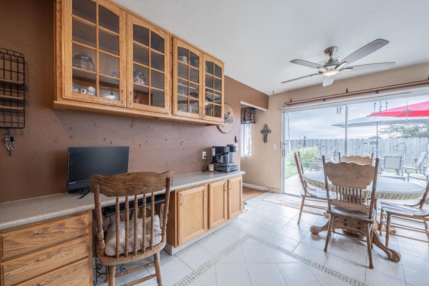 Detail Gallery Image 13 of 29 For 19010 Souza Way, Salinas,  CA 93906 - 3 Beds | 2 Baths