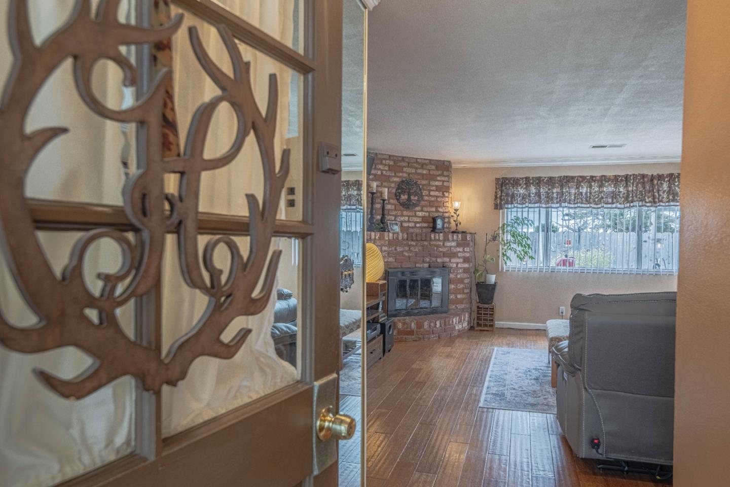 Detail Gallery Image 4 of 29 For 19010 Souza Way, Salinas,  CA 93906 - 3 Beds | 2 Baths