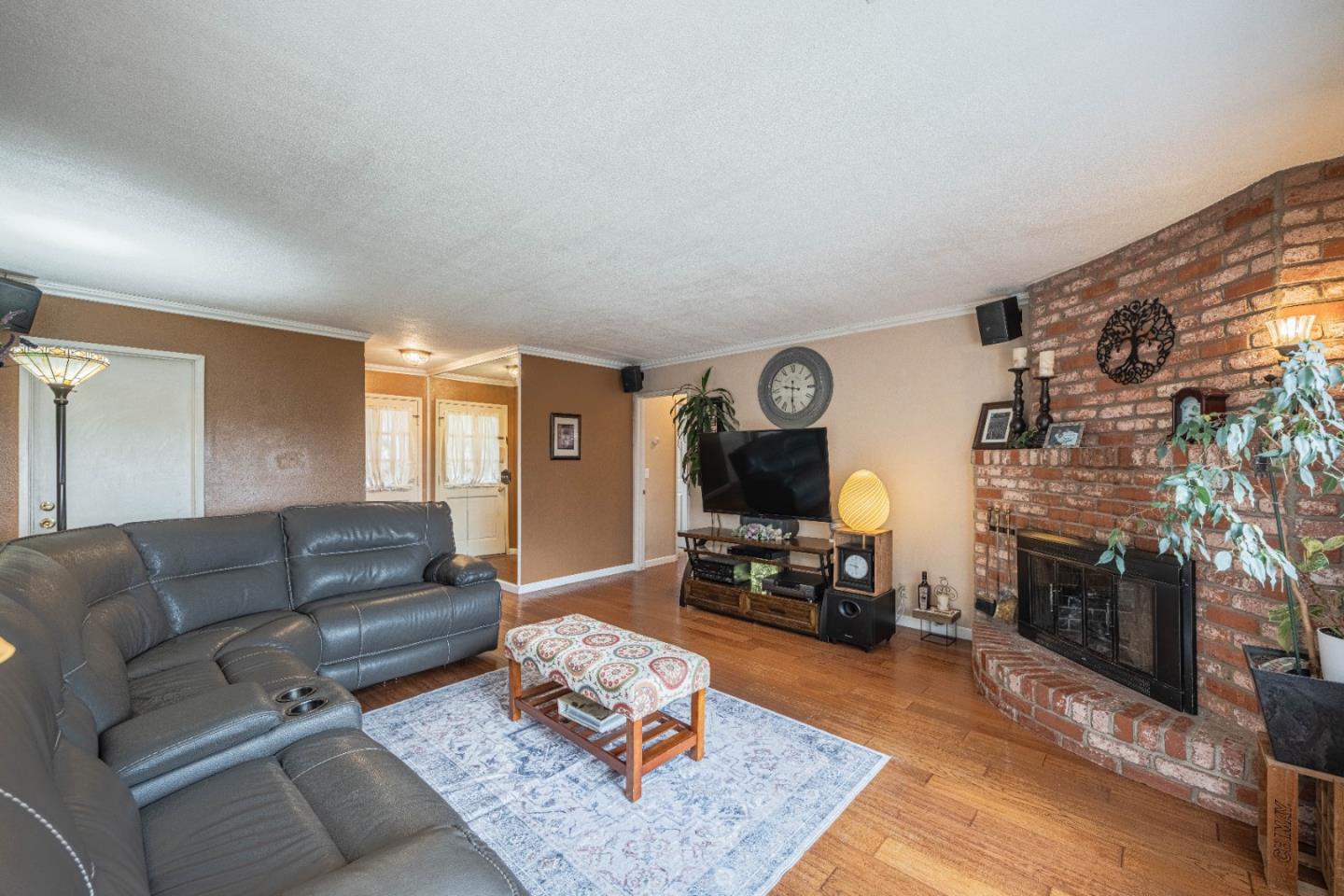 Detail Gallery Image 6 of 29 For 19010 Souza Way, Salinas,  CA 93906 - 3 Beds | 2 Baths