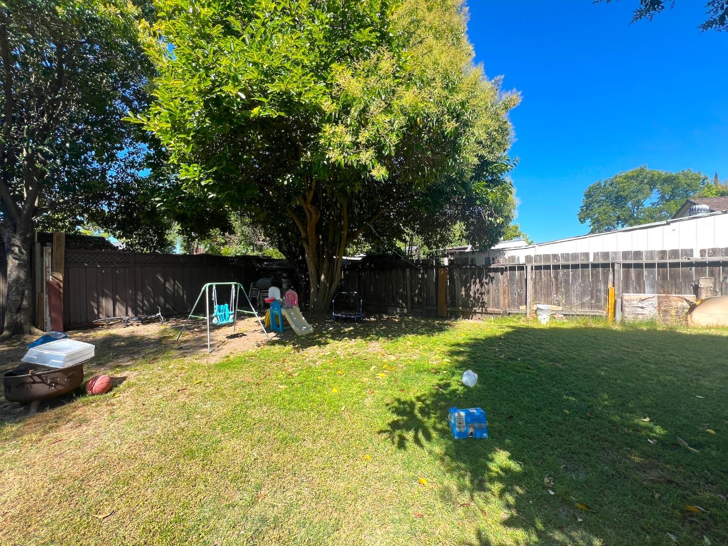 Detail Gallery Image 3 of 7 For 75 S Cragmont Ave, San Jose,  CA 95127 - 3 Beds | 2 Baths