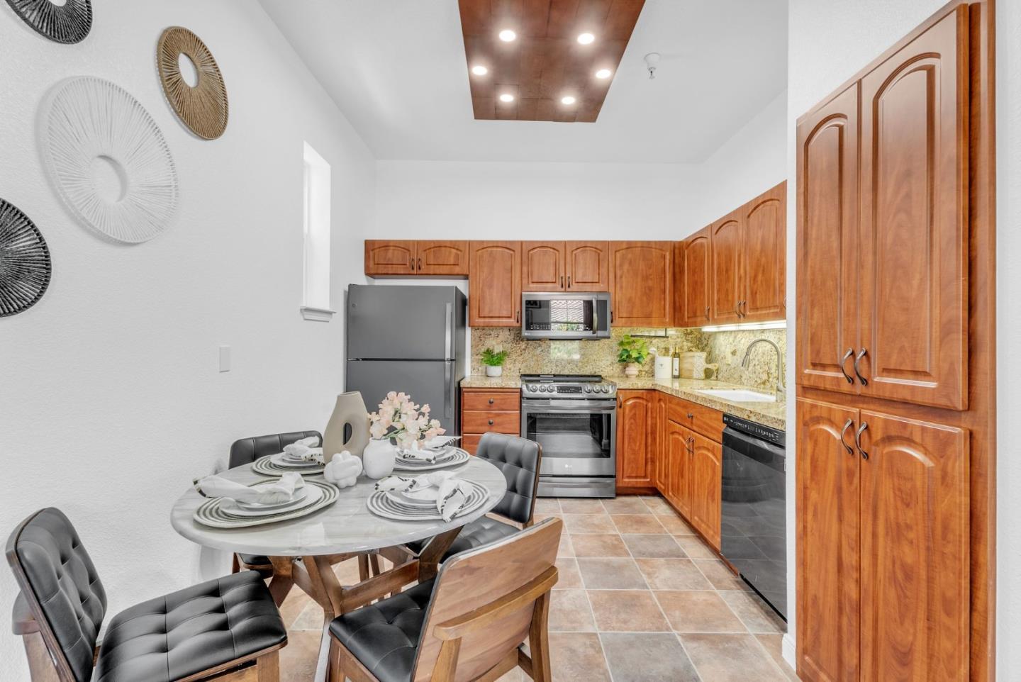 Detail Gallery Image 4 of 47 For 516 Martha St #201,  San Jose,  CA 95112 - 1 Beds | 1 Baths