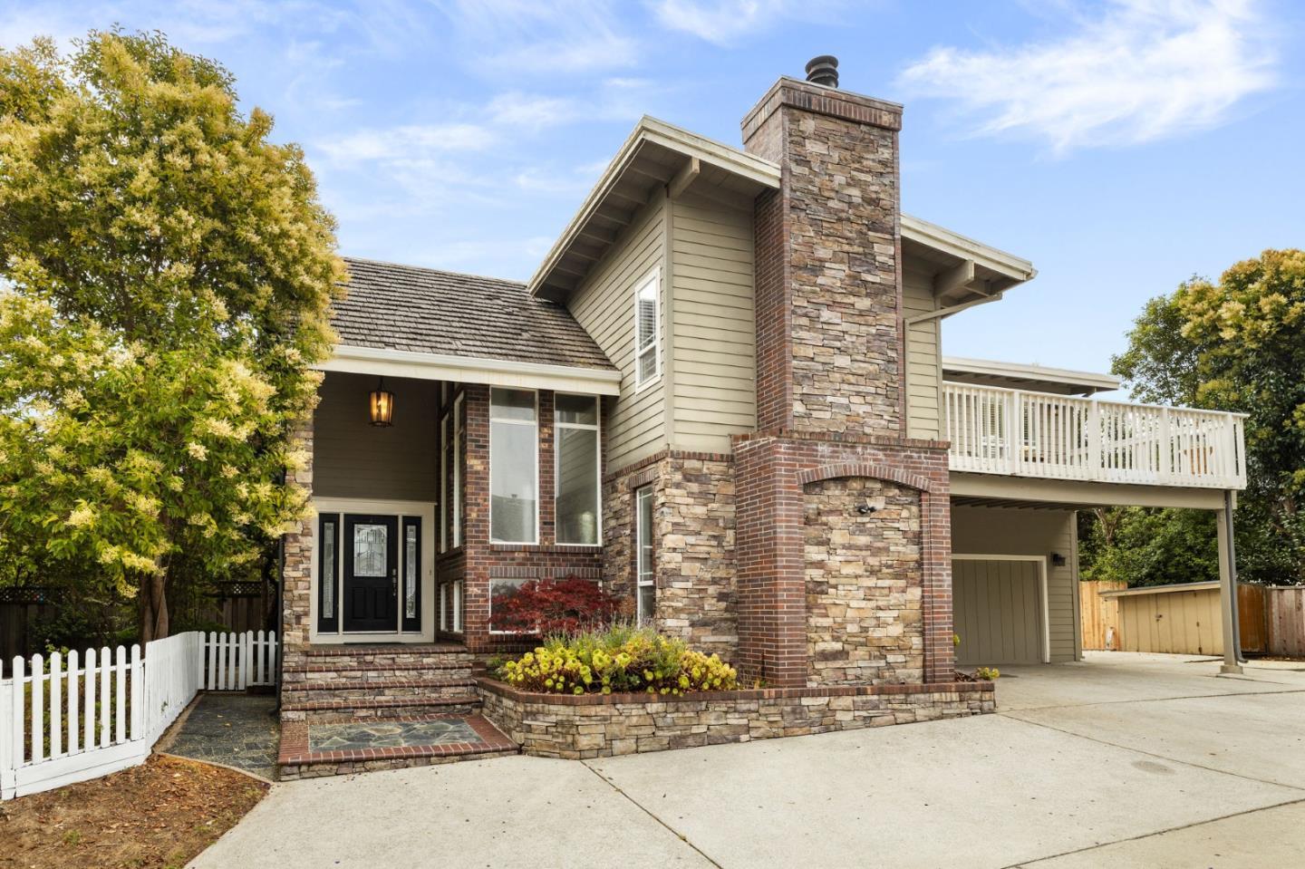 Detail Gallery Image 1 of 45 For 674 Clubhouse Dr, Aptos,  CA 95003 - 3 Beds | 2 Baths