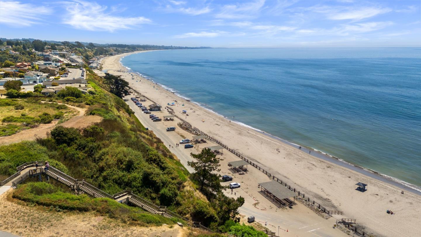 Detail Gallery Image 33 of 45 For 674 Clubhouse Dr, Aptos,  CA 95003 - 3 Beds | 2 Baths