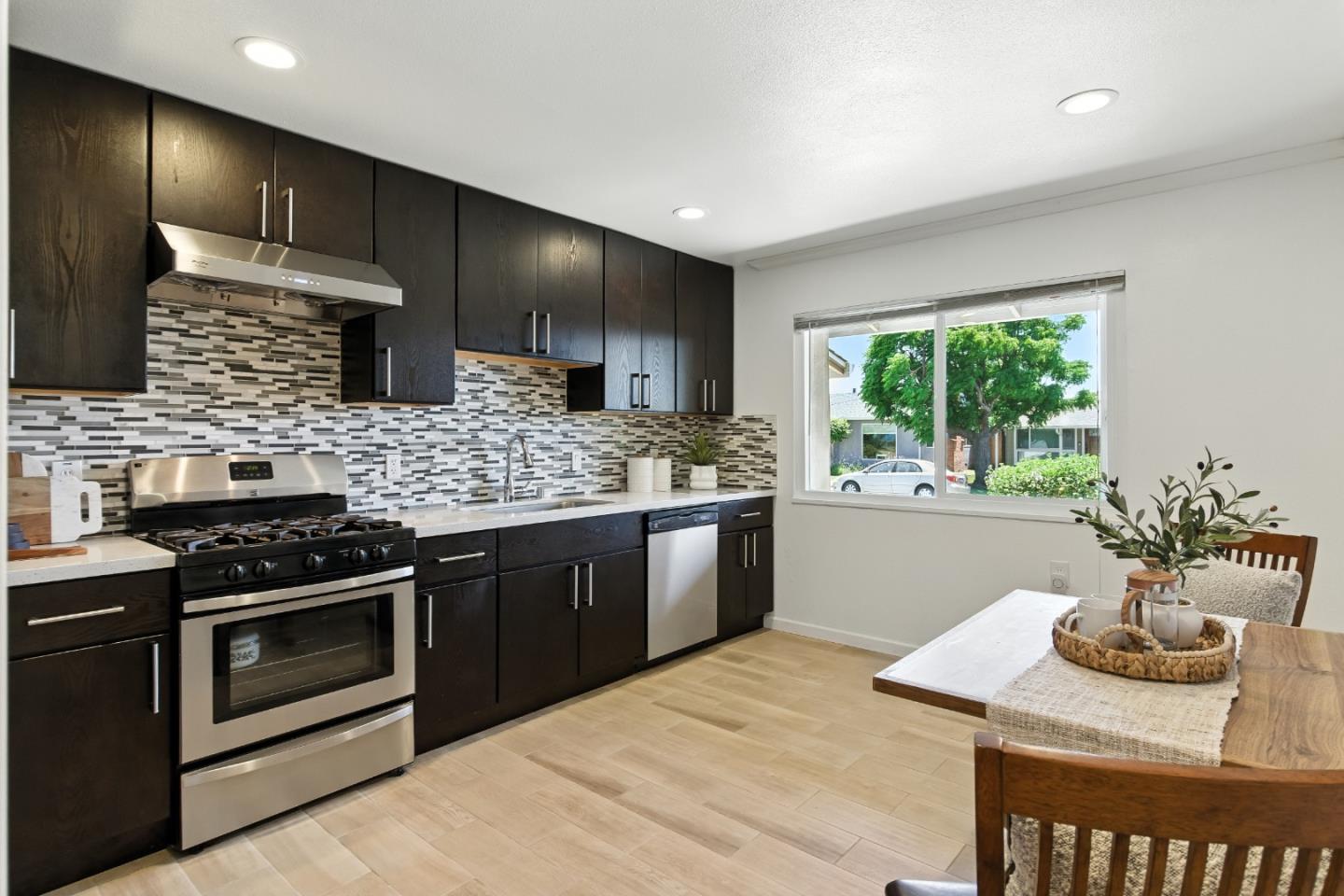 Detail Gallery Image 11 of 31 For 36194 Magellan Dr, Fremont,  CA 94536 - 4 Beds | 2 Baths