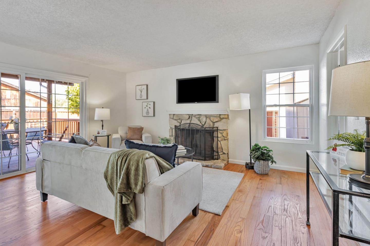 Detail Gallery Image 11 of 43 For 623 Prada Dr, Milpitas,  CA 95035 - 4 Beds | 2/1 Baths