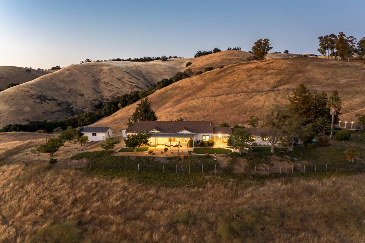 Detail Gallery Image 26 of 35 For 4024 Higuera Highland Ln, San Jose,  CA 95148 - 4 Beds | 2/1 Baths