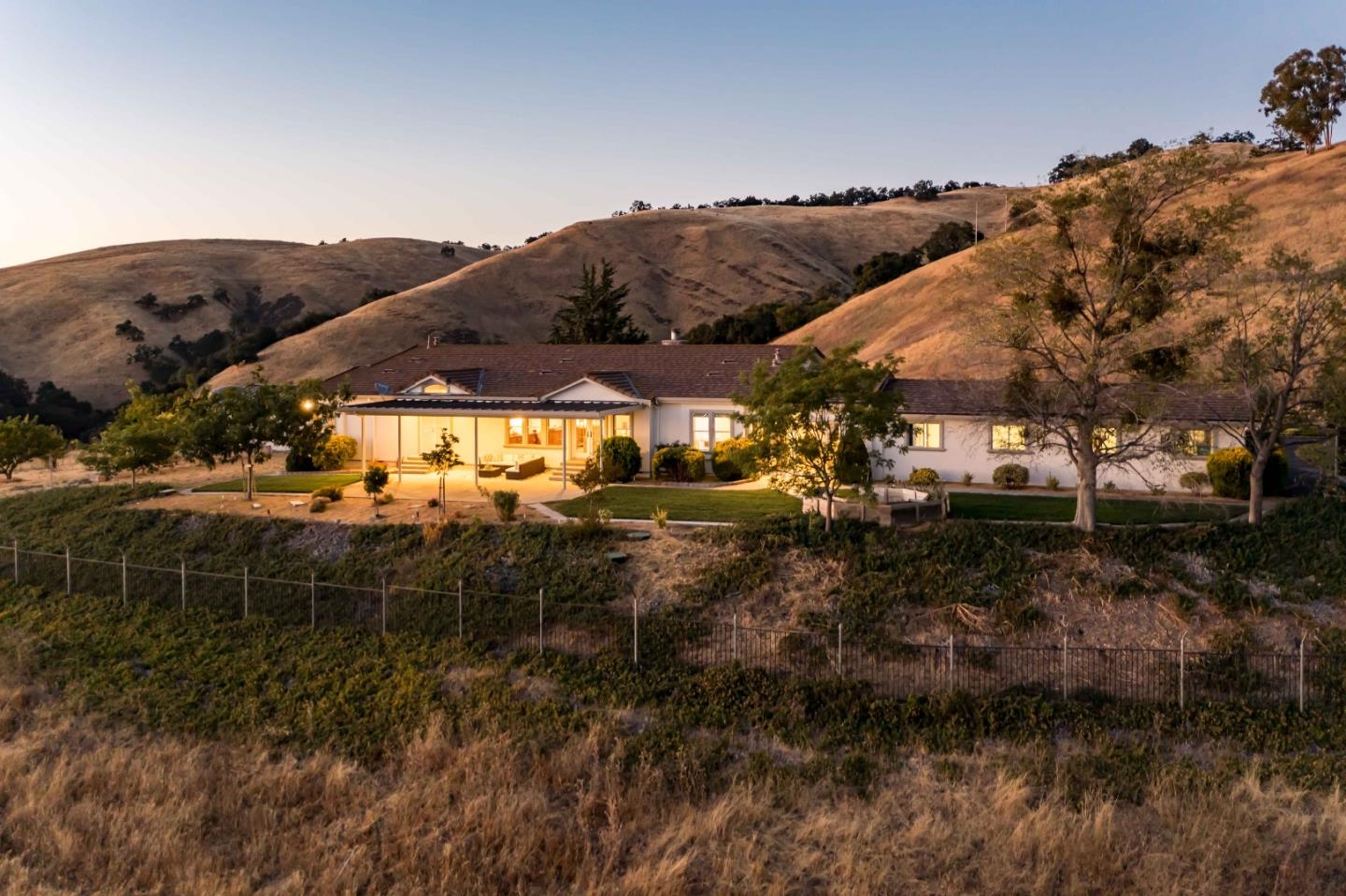 Detail Gallery Image 27 of 35 For 4024 Higuera Highland Ln, San Jose,  CA 95148 - 4 Beds | 2/1 Baths