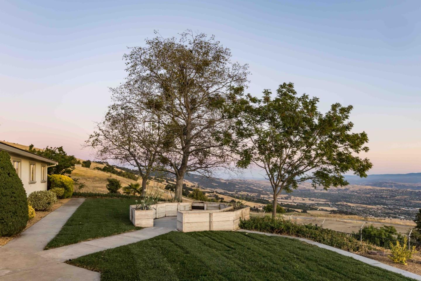 Detail Gallery Image 31 of 35 For 4024 Higuera Highland Ln, San Jose,  CA 95148 - 4 Beds | 2/1 Baths