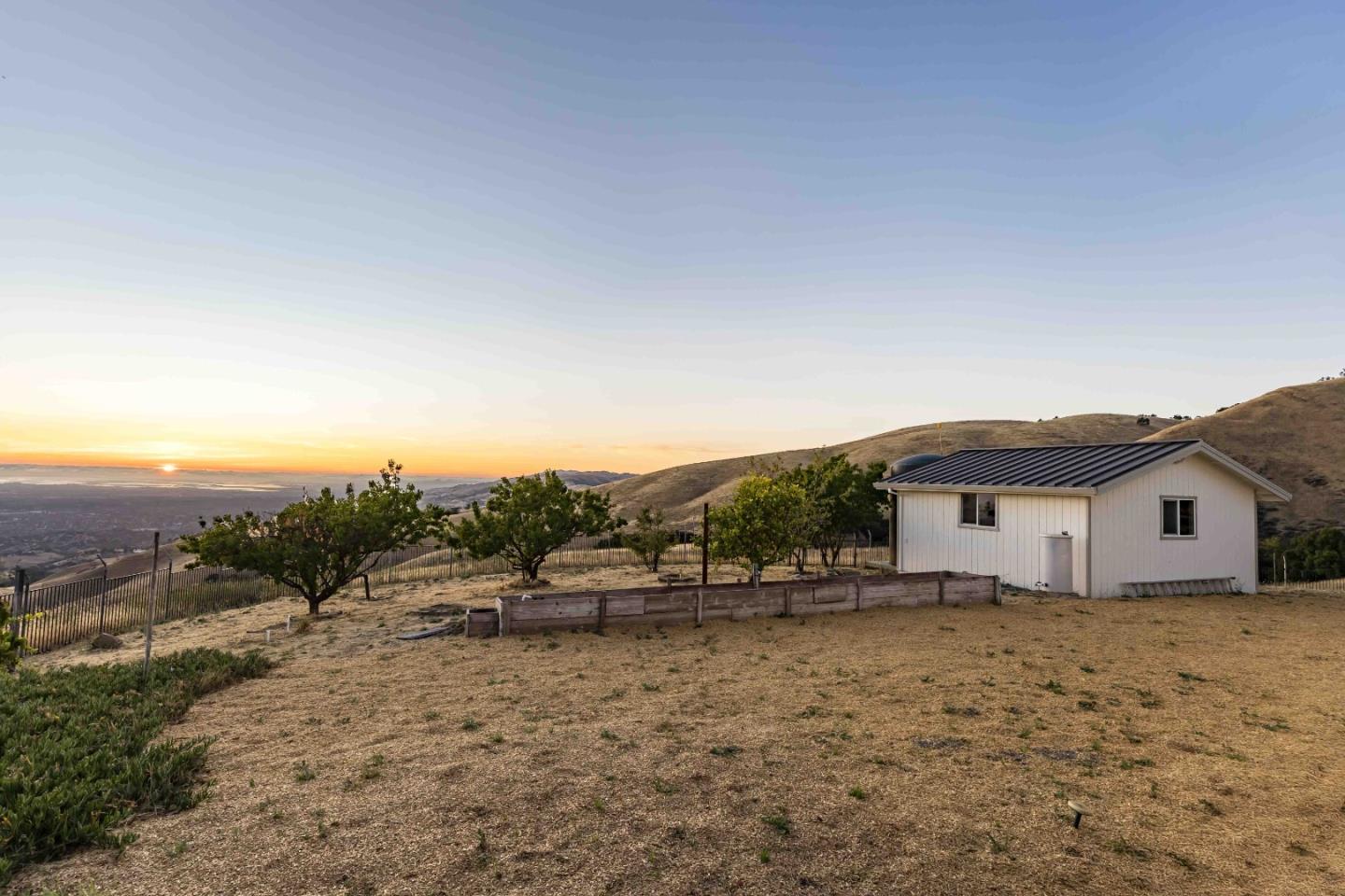 Detail Gallery Image 33 of 35 For 4024 Higuera Highland Ln, San Jose,  CA 95148 - 4 Beds | 2/1 Baths