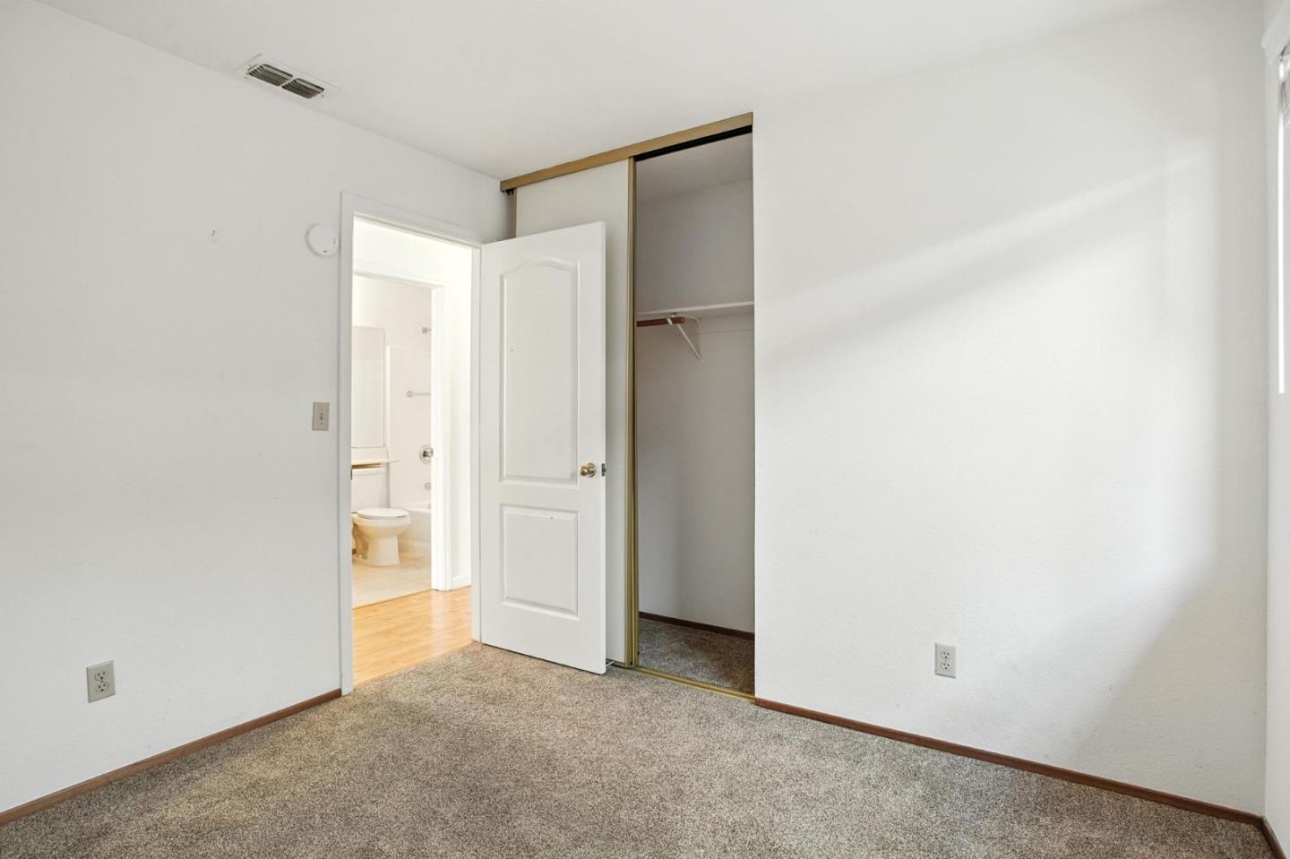Detail Gallery Image 21 of 34 For 8534 Shadow Crest Cir, Antelope,  CA 95843 - 3 Beds | 2 Baths