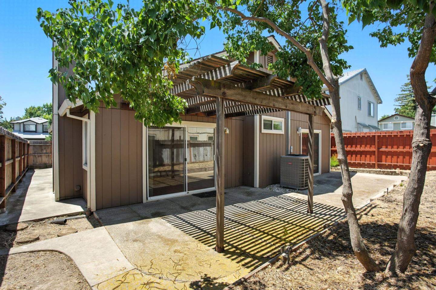 Detail Gallery Image 29 of 34 For 8534 Shadow Crest Cir, Antelope,  CA 95843 - 3 Beds | 2 Baths