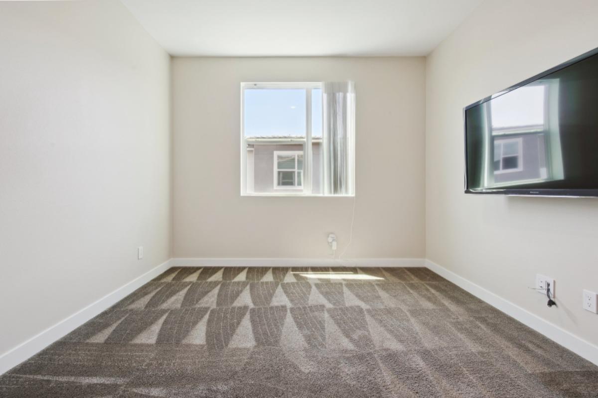 Detail Gallery Image 11 of 20 For 275 Carmona, Lake Forest,  CA 92630 - 2 Beds | 2/1 Baths
