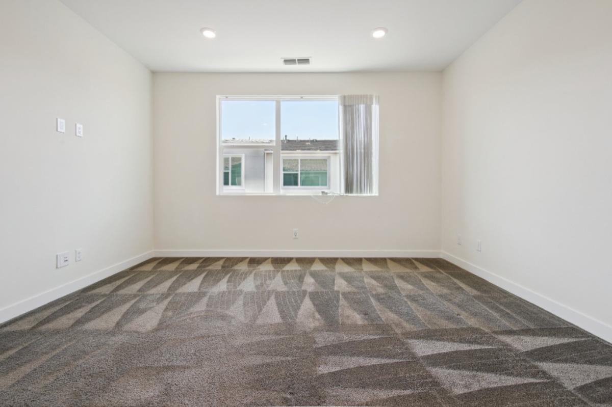 Detail Gallery Image 13 of 20 For 275 Carmona, Lake Forest,  CA 92630 - 2 Beds | 2/1 Baths
