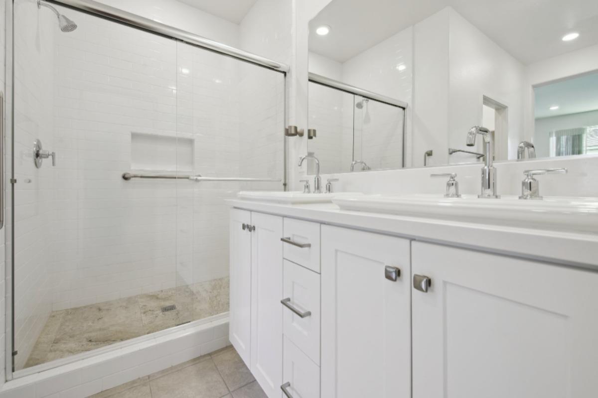 Detail Gallery Image 15 of 20 For 275 Carmona, Lake Forest,  CA 92630 - 2 Beds | 2/1 Baths