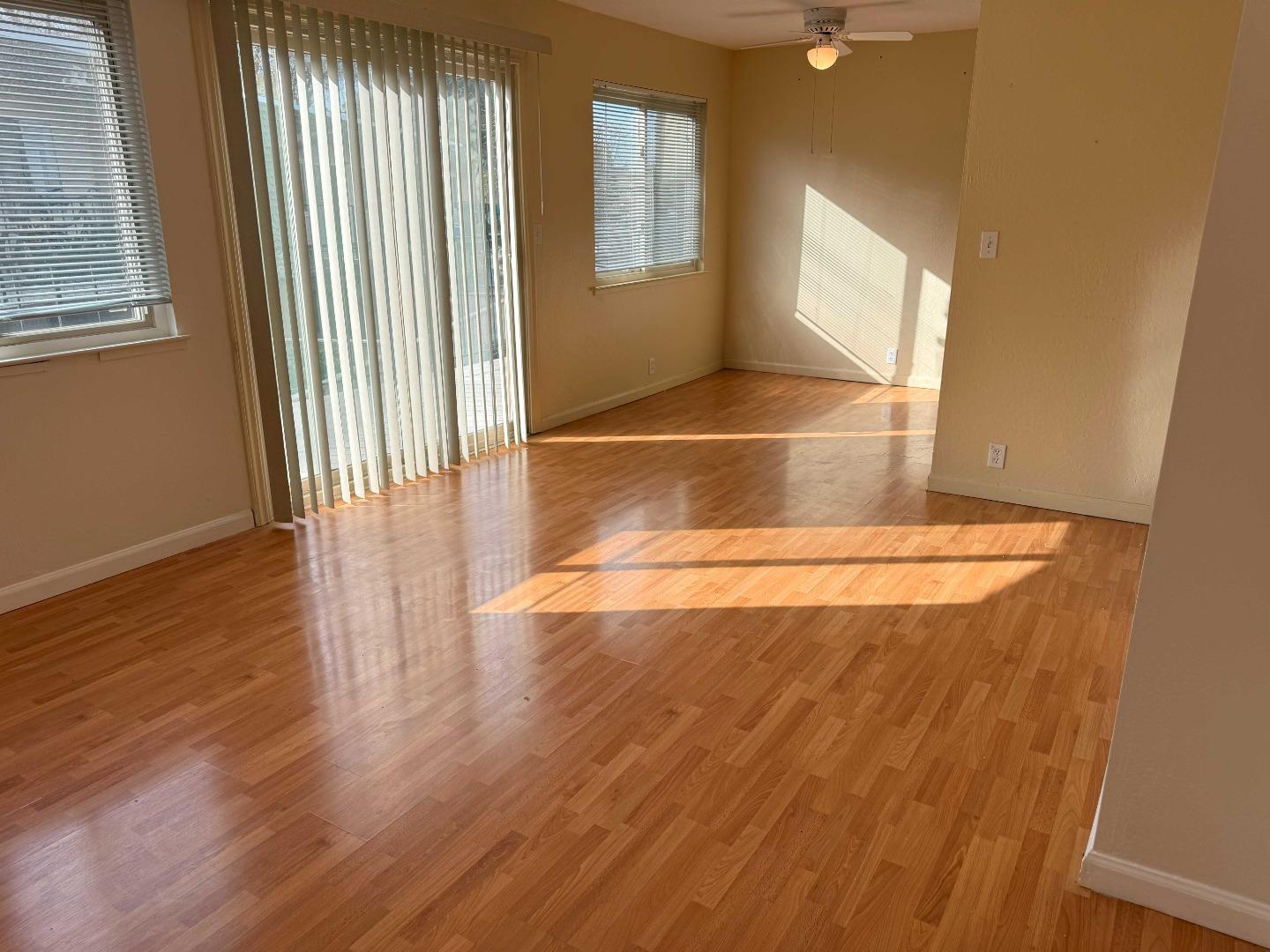 Detail Gallery Image 11 of 21 For 1091 Mohr Ln #D,  Concord,  CA 94518 - 3 Beds | 2 Baths