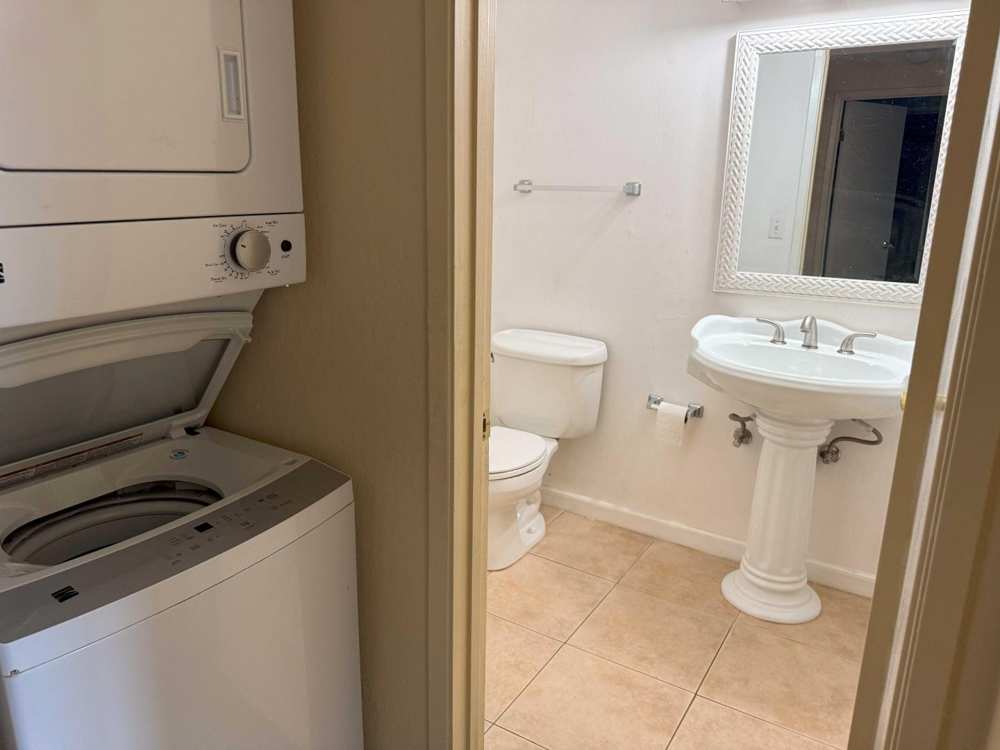 Detail Gallery Image 12 of 21 For 1091 Mohr Ln #D,  Concord,  CA 94518 - 3 Beds | 2 Baths