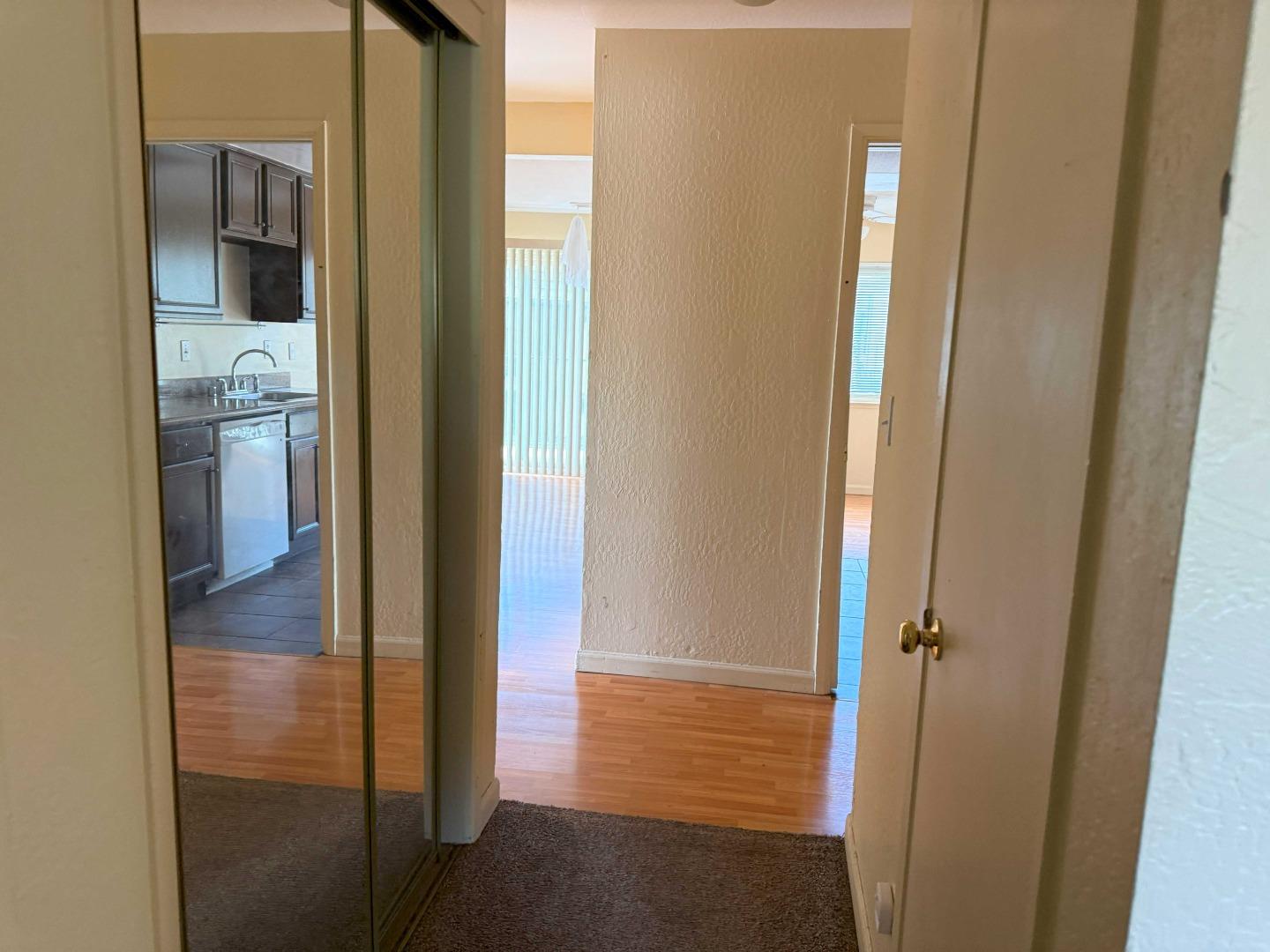 Detail Gallery Image 5 of 21 For 1091 Mohr Ln #D,  Concord,  CA 94518 - 3 Beds | 2 Baths