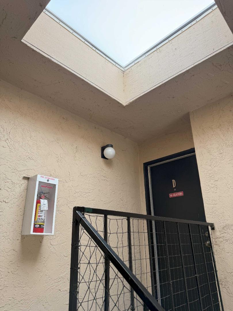 Detail Gallery Image 7 of 21 For 1091 Mohr Ln #D,  Concord,  CA 94518 - 3 Beds | 2 Baths