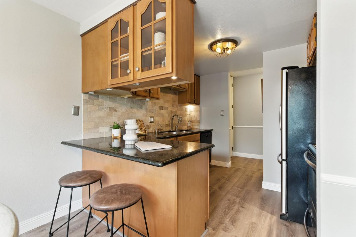 Detail Gallery Image 9 of 35 For 3317 Shelter Creek Ln, San Bruno,  CA 94066 - 2 Beds | 2 Baths