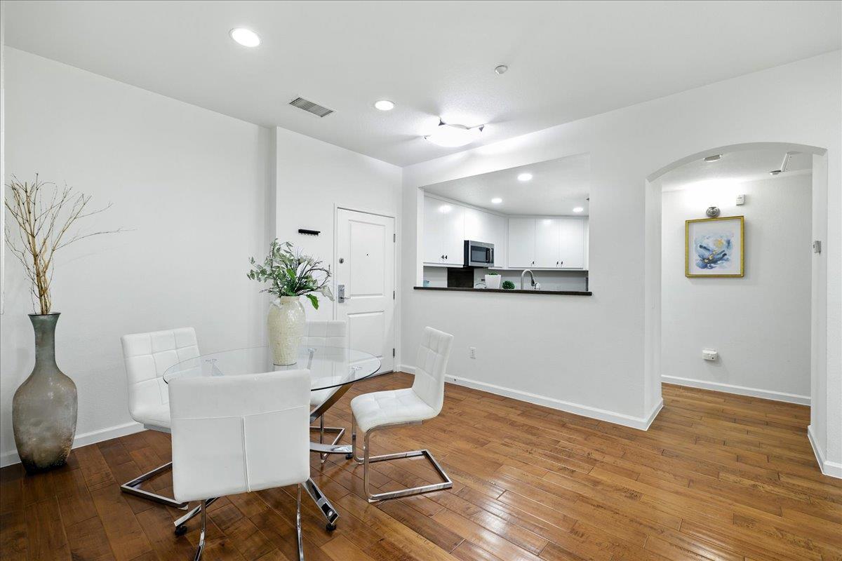 Detail Gallery Image 12 of 66 For 10745 N De Anza Blvd #115,  Cupertino,  CA 95014 - 2 Beds | 2 Baths