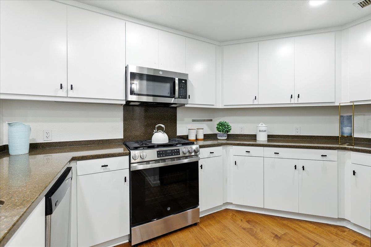 Detail Gallery Image 15 of 66 For 10745 N De Anza Blvd #115,  Cupertino,  CA 95014 - 2 Beds | 2 Baths