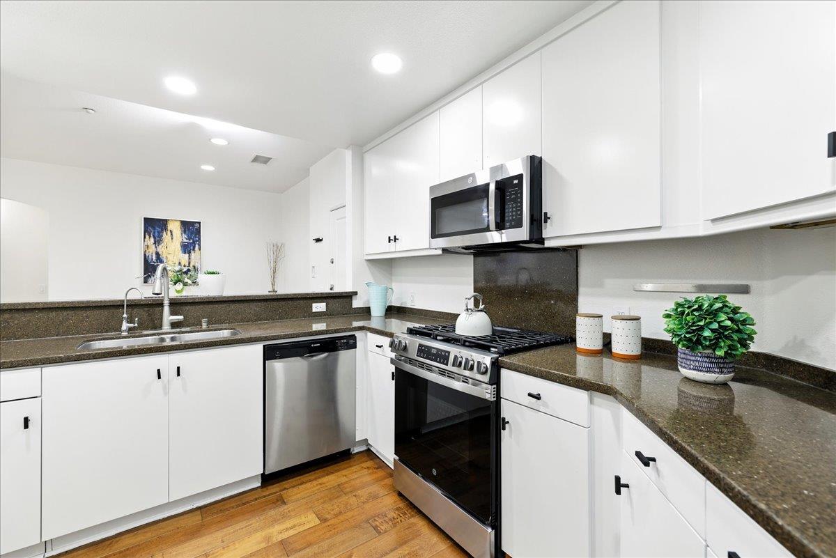 Detail Gallery Image 17 of 66 For 10745 N De Anza Blvd #115,  Cupertino,  CA 95014 - 2 Beds | 2 Baths