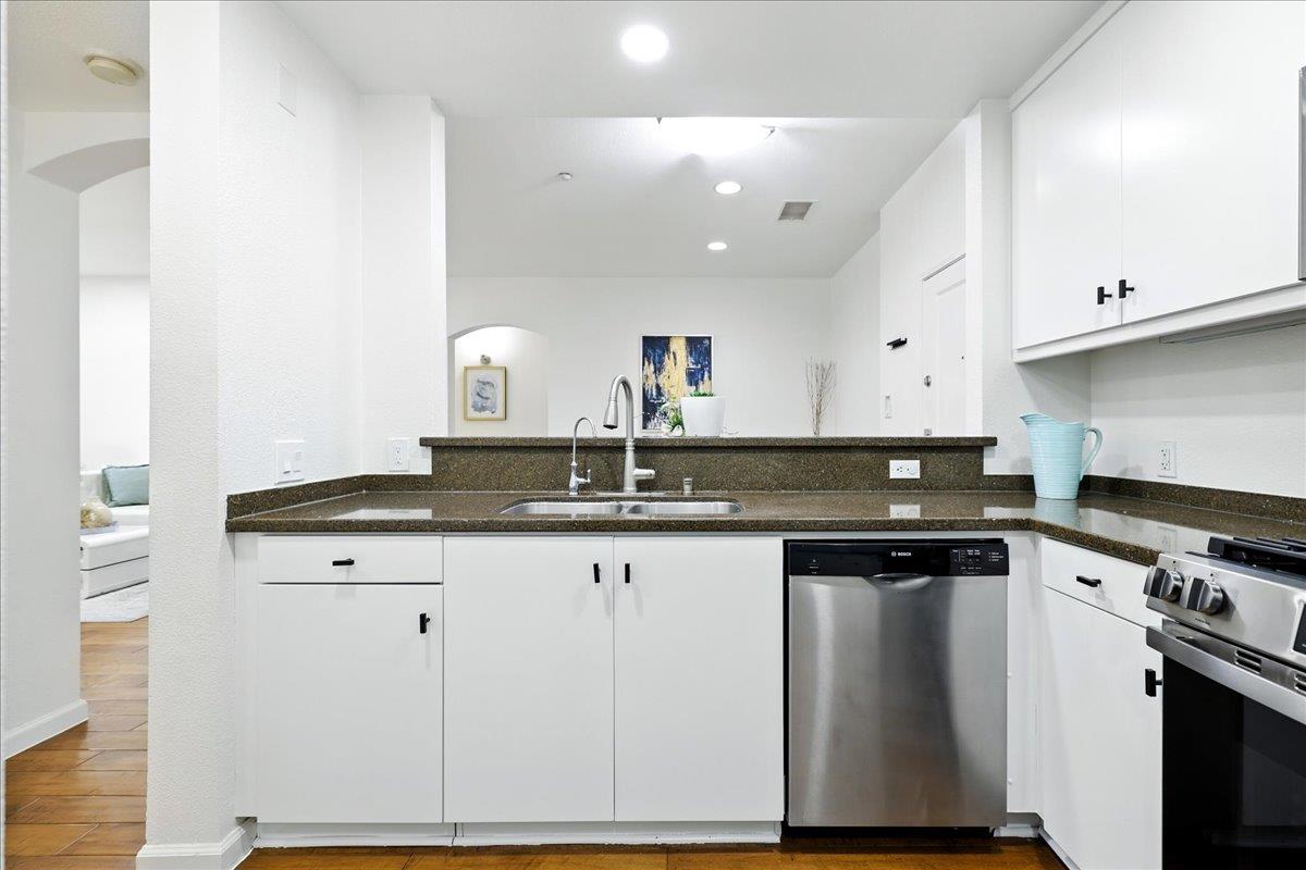 Detail Gallery Image 21 of 66 For 10745 N De Anza Blvd #115,  Cupertino,  CA 95014 - 2 Beds | 2 Baths