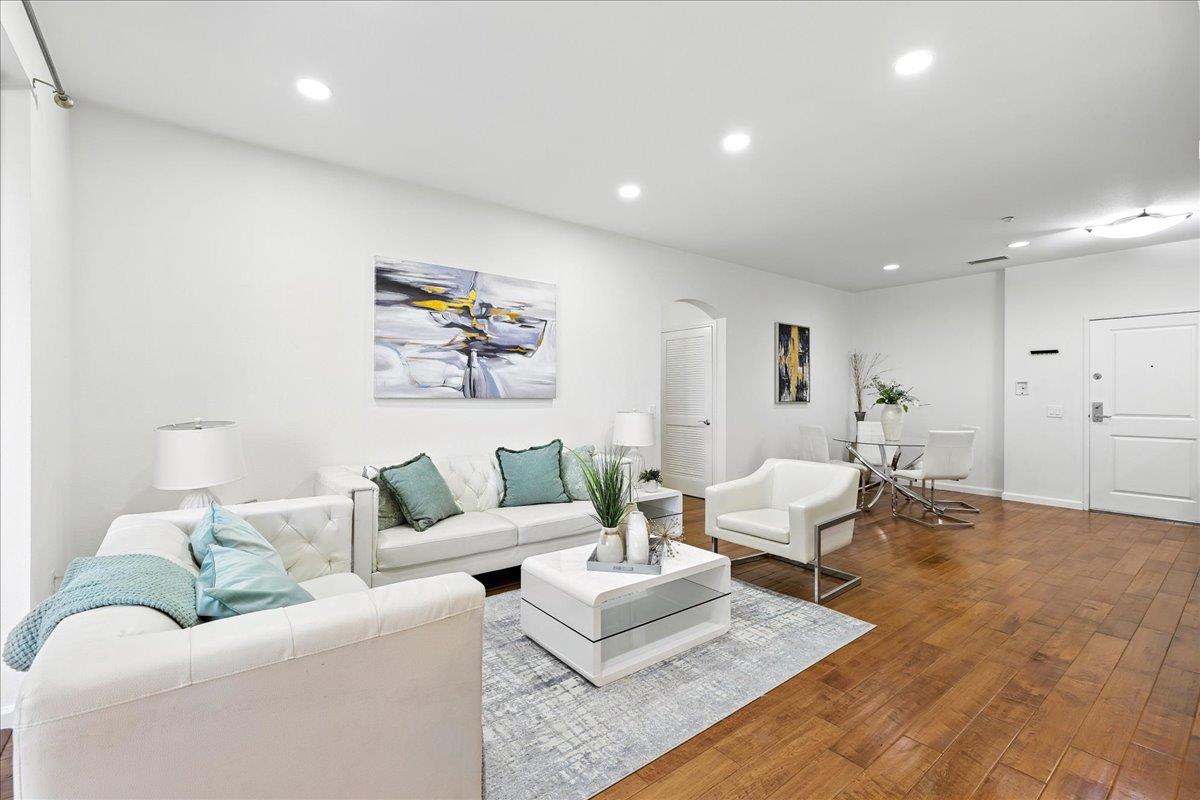 Detail Gallery Image 4 of 66 For 10745 N De Anza Blvd #115,  Cupertino,  CA 95014 - 2 Beds | 2 Baths