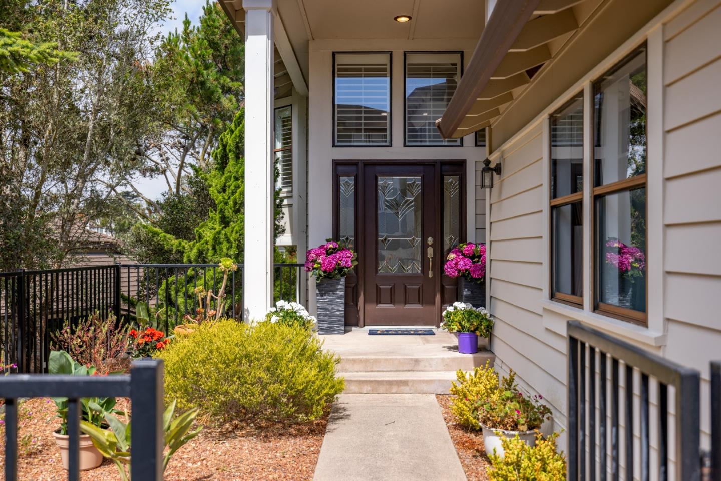 Detail Gallery Image 2 of 28 For 2896 Ransford Ave, Pacific Grove,  CA 93950 - 3 Beds | 3 Baths