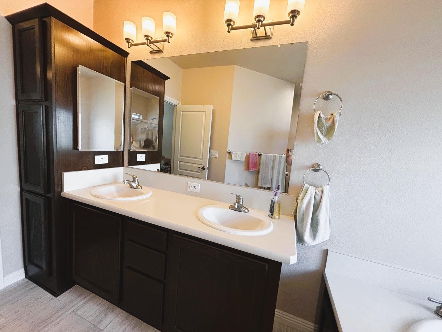 Detail Gallery Image 13 of 26 For 130 De Vaca Way #141,  Hayward,  CA 94544 - 3 Beds | 2 Baths