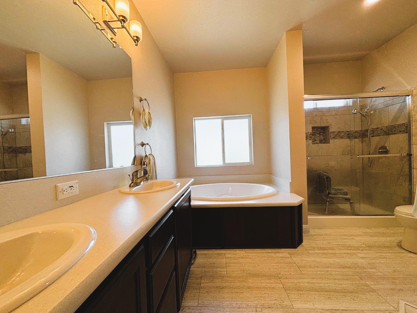 Detail Gallery Image 15 of 26 For 130 De Vaca Way #141,  Hayward,  CA 94544 - 3 Beds | 2 Baths