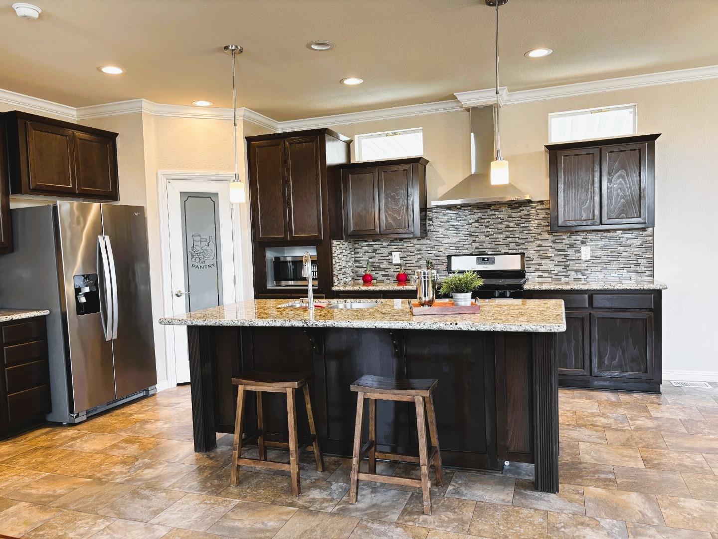Detail Gallery Image 2 of 26 For 130 De Vaca Way #141,  Hayward,  CA 94544 - 3 Beds | 2 Baths