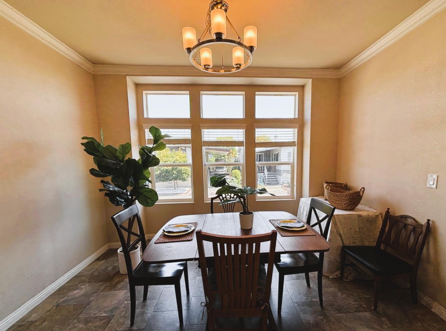 Detail Gallery Image 4 of 26 For 130 De Vaca Way #141,  Hayward,  CA 94544 - 3 Beds | 2 Baths