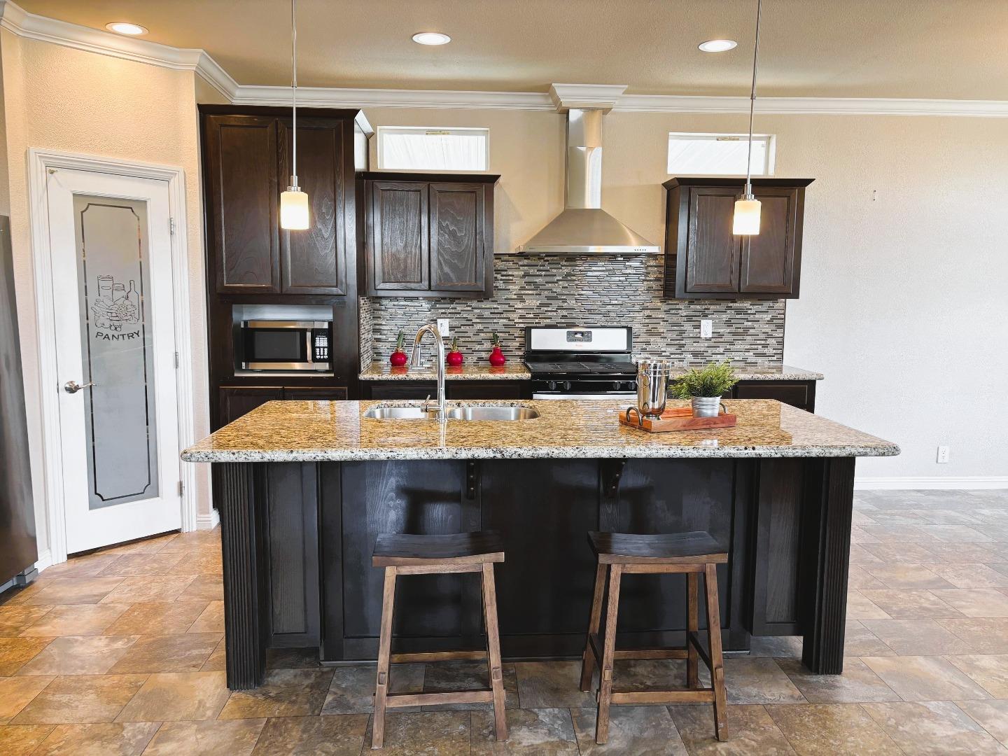 Detail Gallery Image 6 of 26 For 130 De Vaca Way #141,  Hayward,  CA 94544 - 3 Beds | 2 Baths