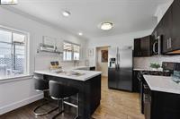 Detail Gallery Image 2 of 9 For 5821 Fleming Ave, Oakland,  CA 94605 - 3 Beds | 2 Baths