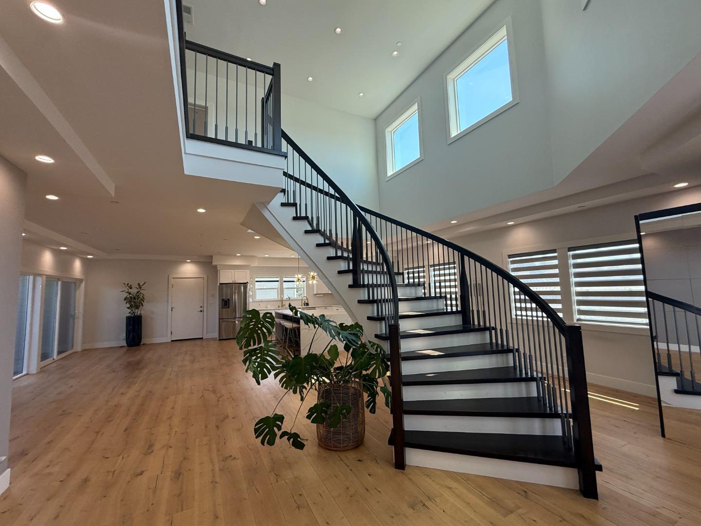 Detail Gallery Image 3 of 21 For 37000 Poplar Ave #37006,  Newark,  CA 94560 - 5 Beds | 4/1 Baths