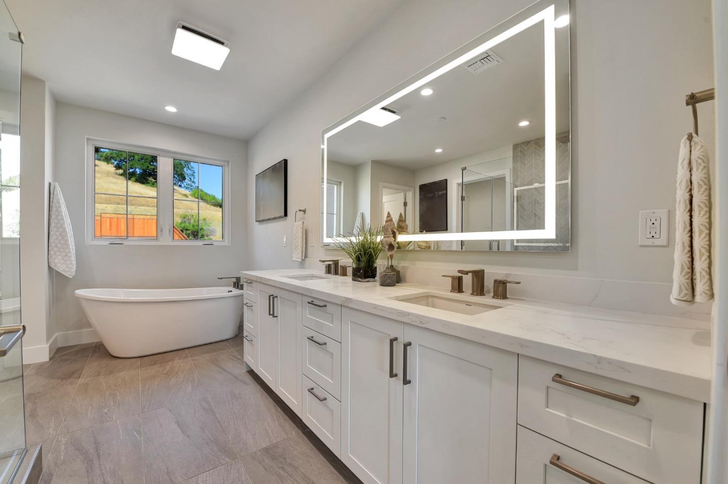 Detail Gallery Image 19 of 38 For 6219 Glendora Ct, San Jose,  CA 95123 - 4 Beds | 3/1 Baths