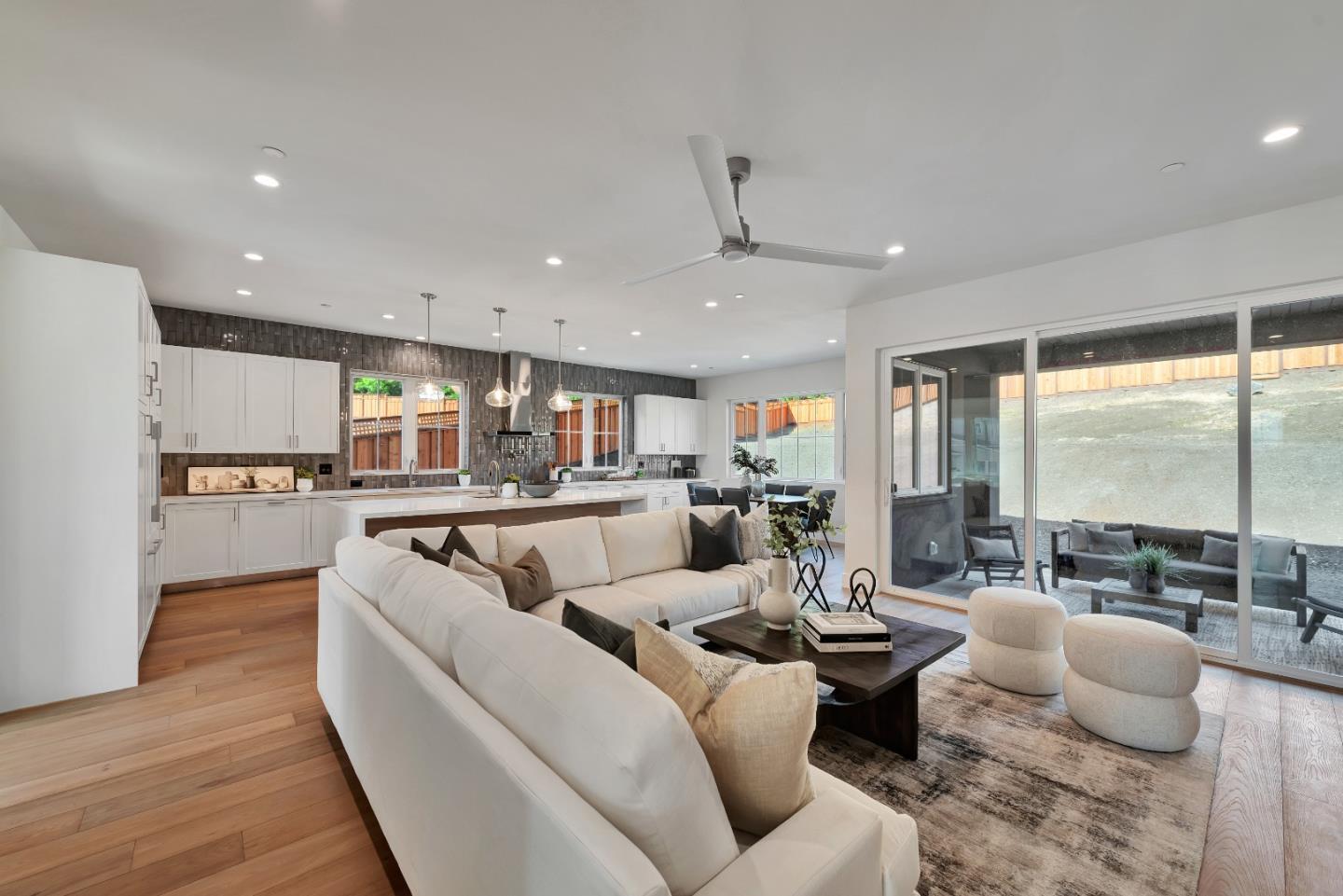 Detail Gallery Image 5 of 38 For 6219 Glendora Ct, San Jose,  CA 95123 - 4 Beds | 3/1 Baths