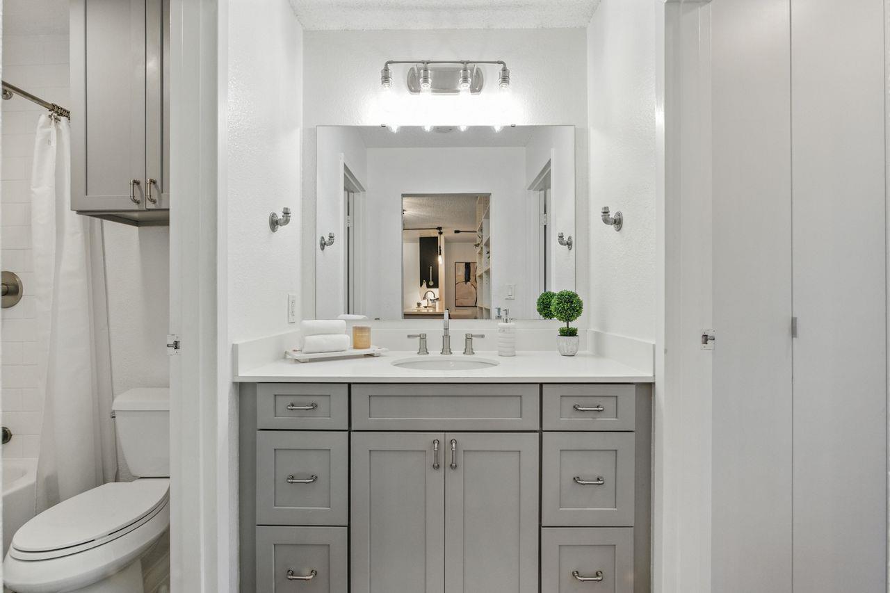 Detail Gallery Image 27 of 69 For 381 Half Moon Ln #213,  Daly City,  CA 94015 - 1 Beds | 1 Baths