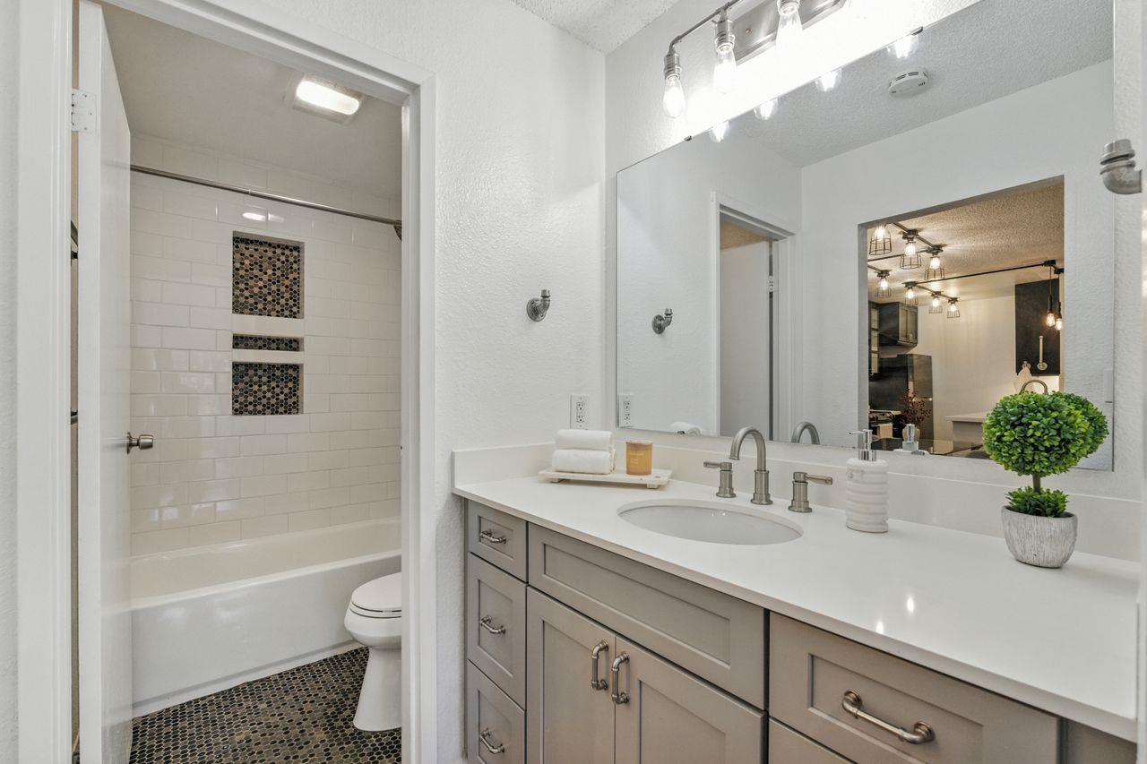 Detail Gallery Image 31 of 69 For 381 Half Moon Ln #213,  Daly City,  CA 94015 - 1 Beds | 1 Baths