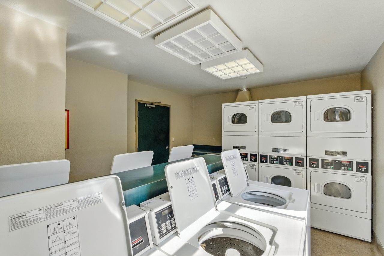 Detail Gallery Image 44 of 69 For 381 Half Moon Ln #213,  Daly City,  CA 94015 - 1 Beds | 1 Baths